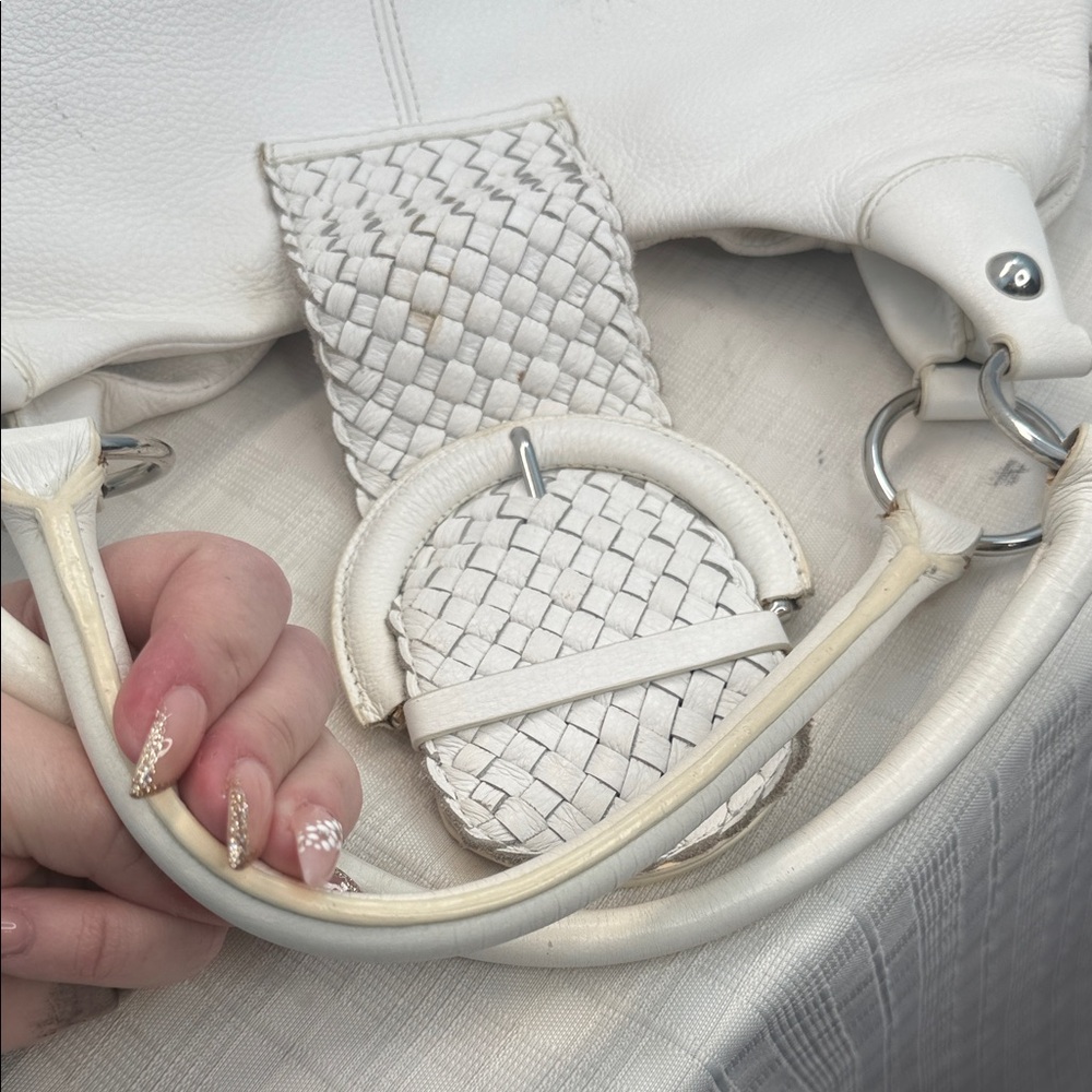 Harold’s Elegant White smooth and woven Leather Handbag - Picture 10 of 11